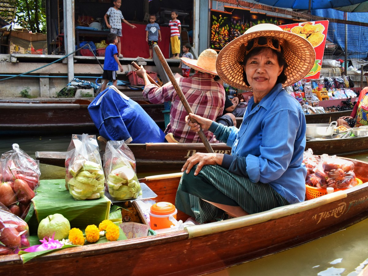 Exploring Bangkok’s Floating Markets: What You Need to Know